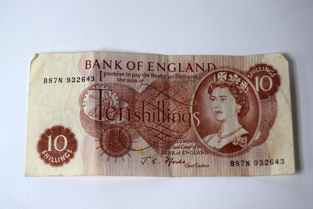 Bank of England Ten Shilling Note (B87N 932643); a One Pound Note;