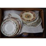 A quantity of china plates including Porcelaine Royal 'Poppy', Aynsley, Nankin Bisto,