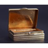 A Tiffany 14ct gold pillbox rectangular with reeded decorations stamp Tiffany Ltd 19gr 2.8 x 3.