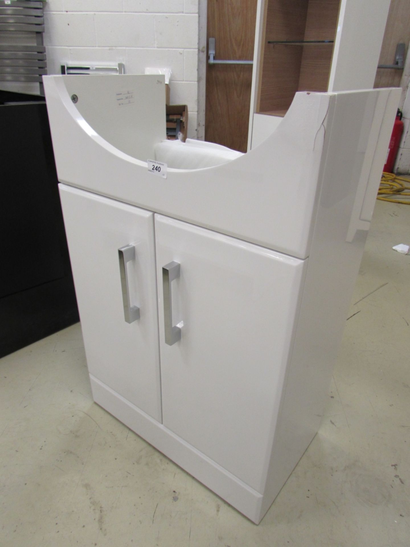 500mm vanity unit with twin soft close doors