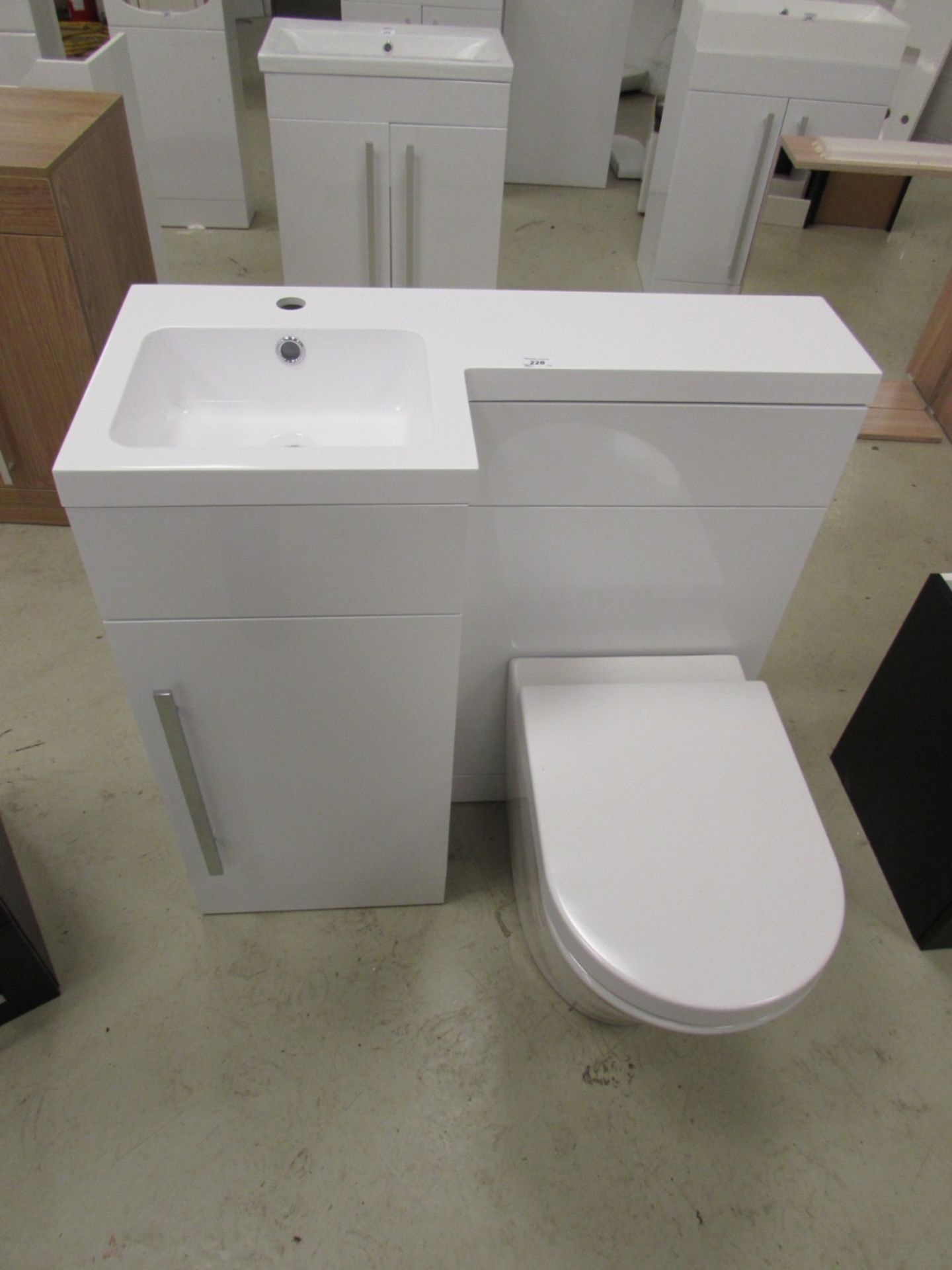 900mm wide compact cloakroom vanity unit and toilet set with soft close door - Image 3 of 3