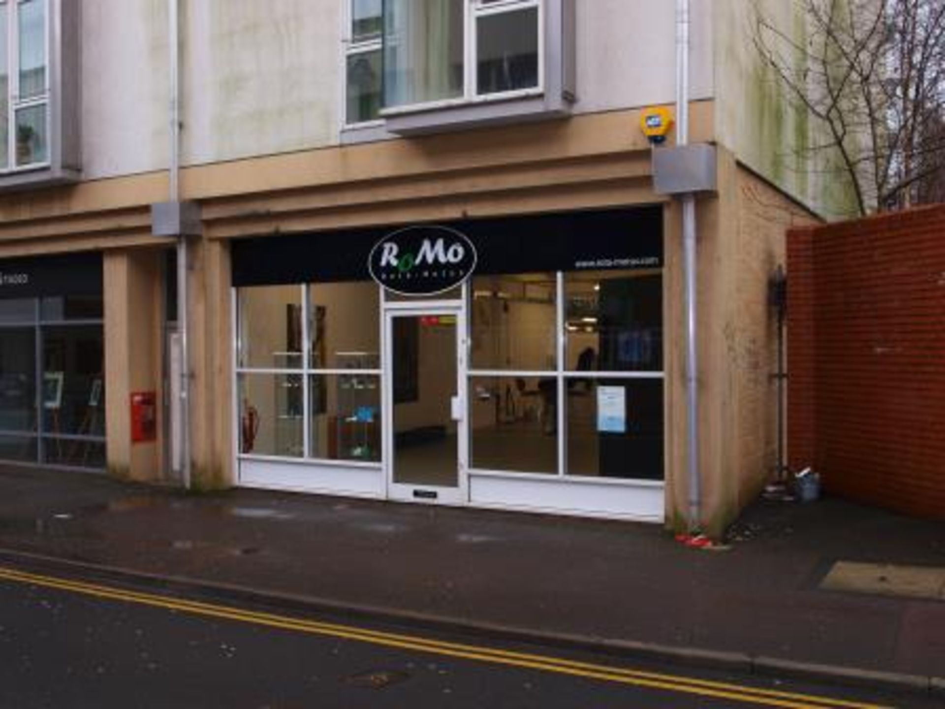 SWINDON - 8,740 SQ.FT. TOWN CENTRE RETAIL UNIT FOR INVESTMENT