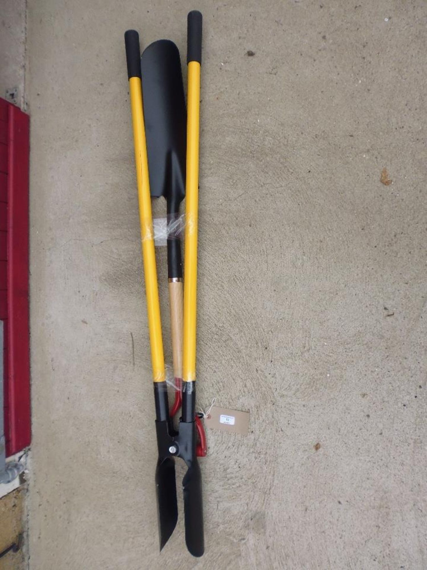 Post hole digger and post hole spade