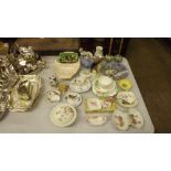 A quantity of various decorative china to include