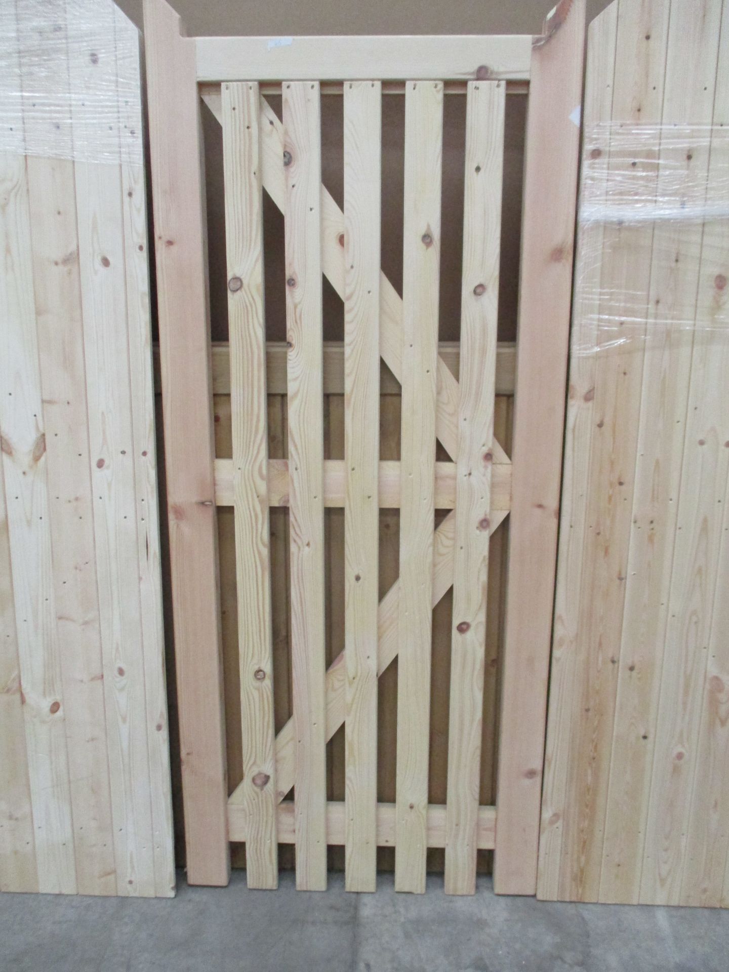 Softwood slatted gate 80 x 186cm