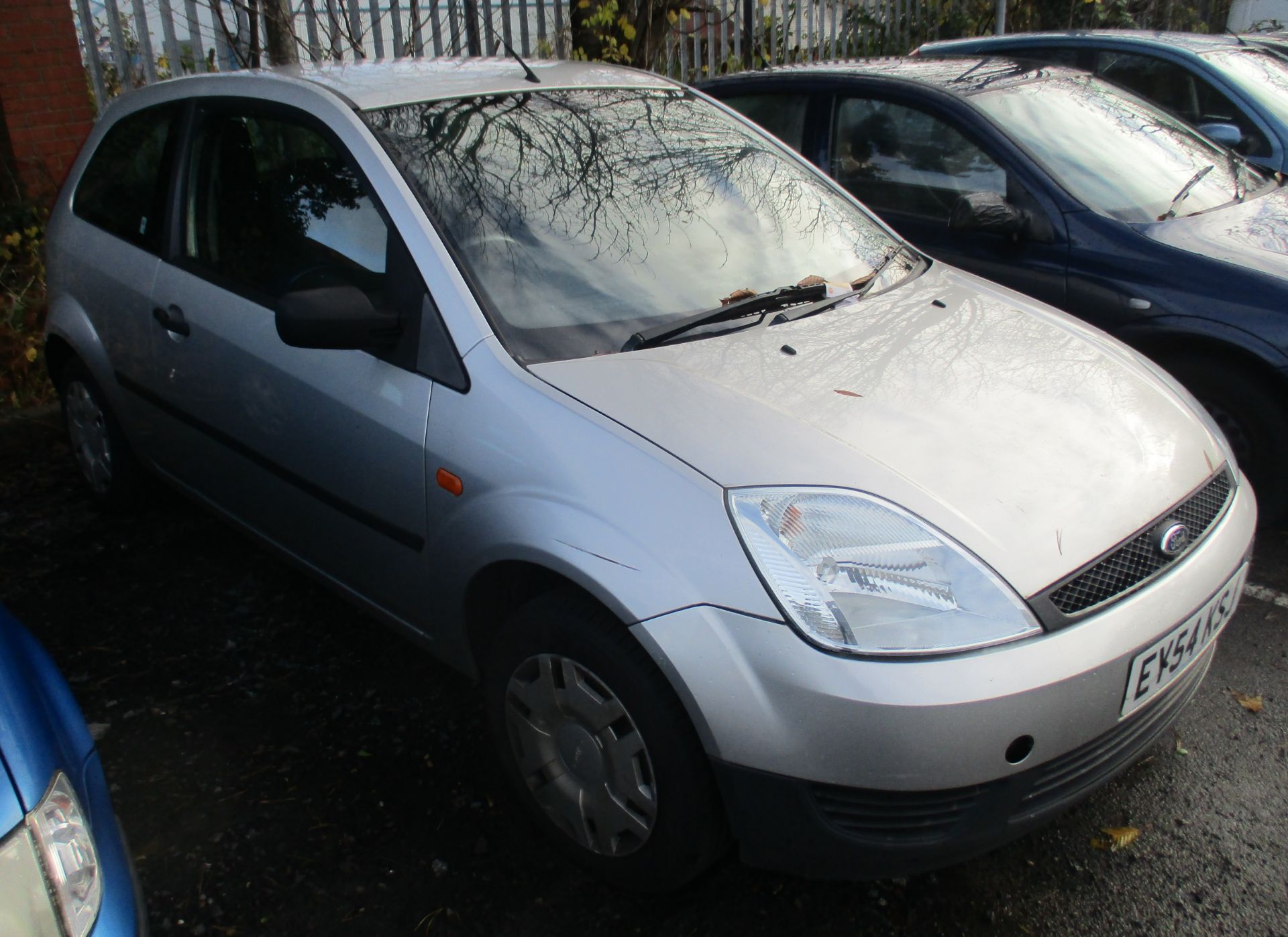 FORD FIESTA LX 1.2L 3 DOOR HATCHBACK - petrol - silver Reg No EY54 KSJ Rec Mil 118,741+as at 20.5. - Image 2 of 3