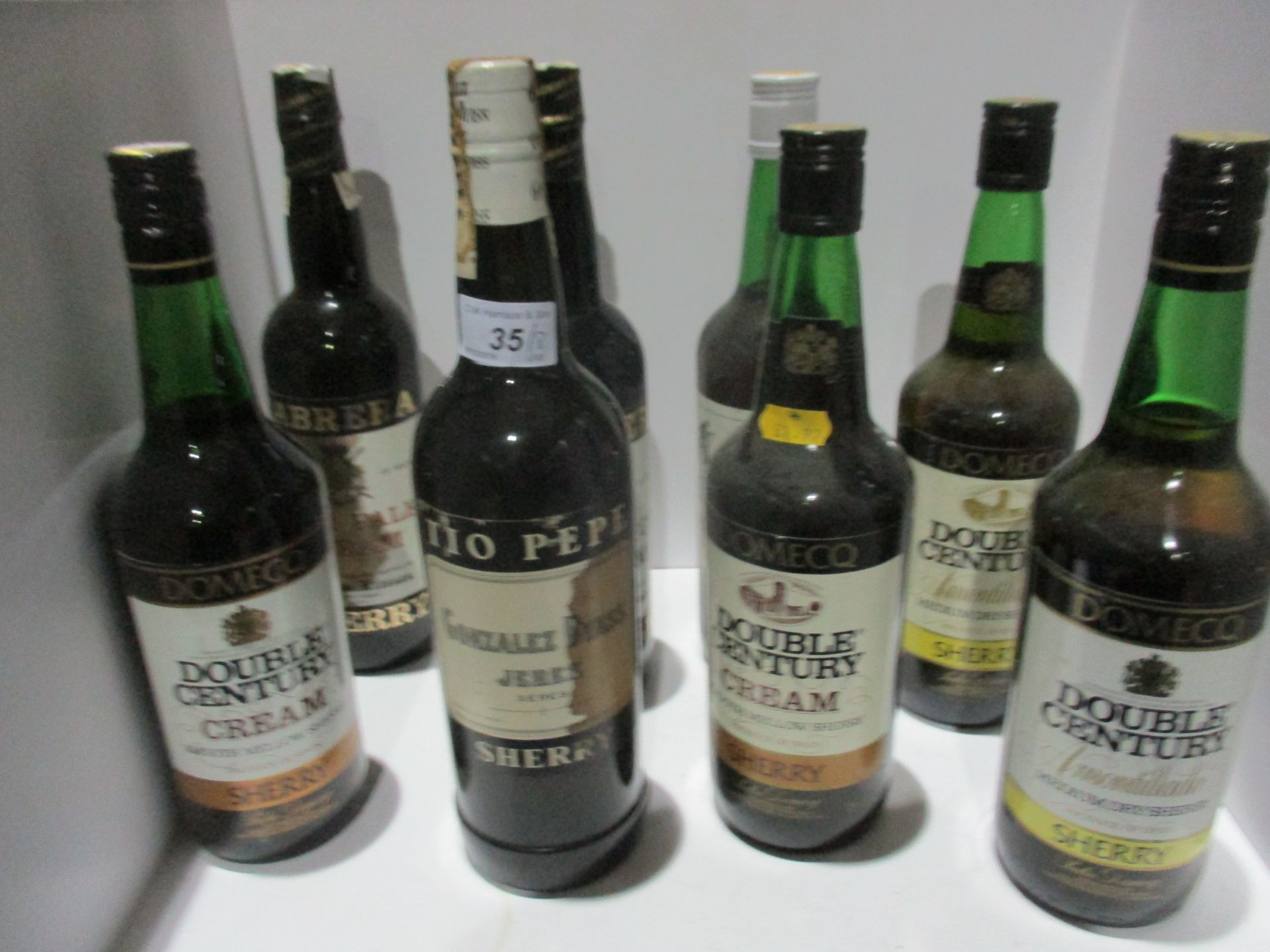 8 assorted bottles of sherry - Tio Pepe Gonzalez Byas, Cabrera, Double century etc