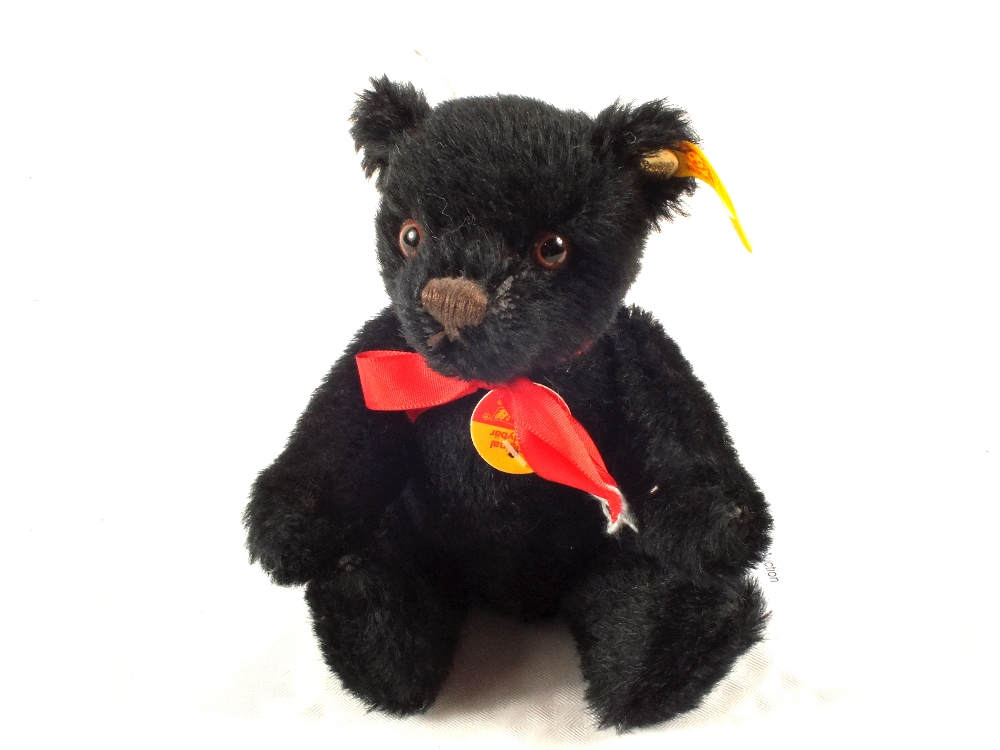 A Steiff 0209/15 original black Teddy bear,