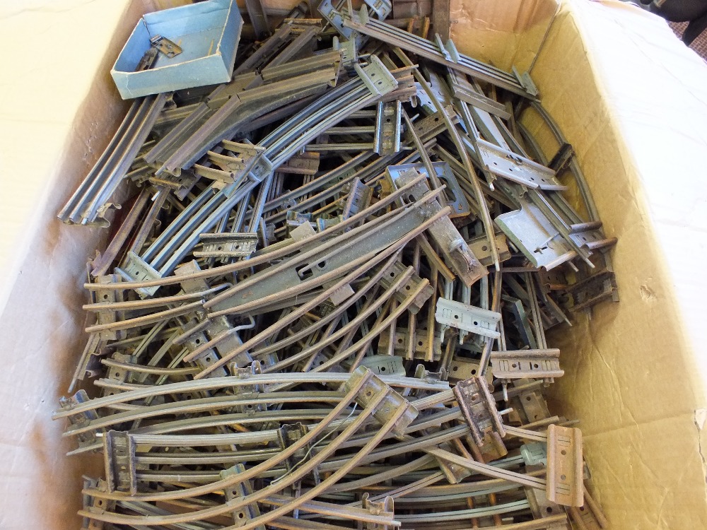 A large quantity of 0 gauge track