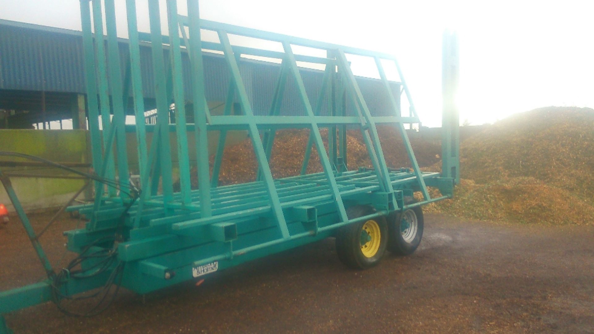 Armstrong and Homes bale accumulator used for midi bales but with inserts to take other sizes. - Image 3 of 4