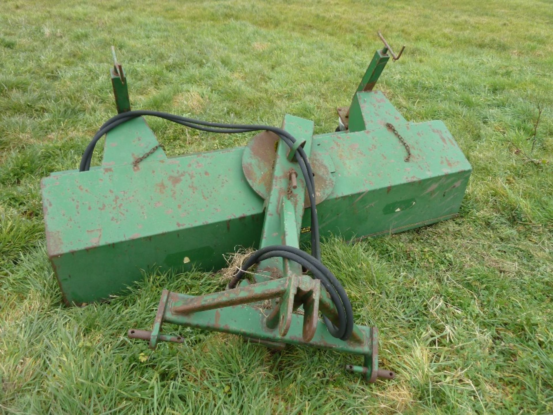 Gurney Reeve 3pt linkage mounted round sweeper, hydraulic driven, 6' working width,