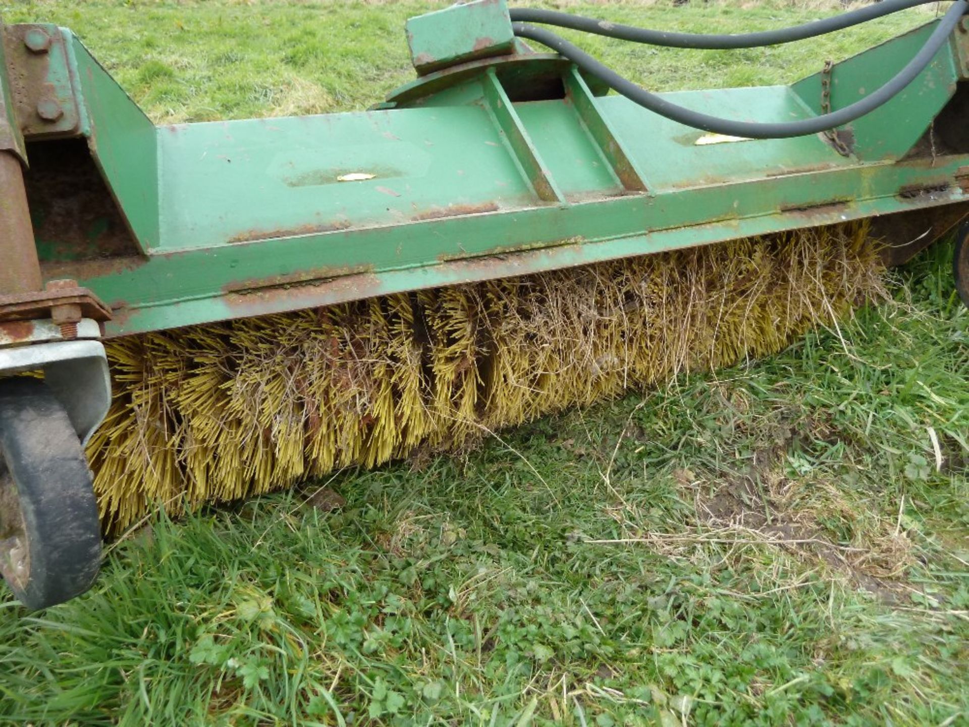 Gurney Reeve 3pt linkage mounted round sweeper, hydraulic driven, 6' working width, - Image 3 of 3