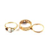 A 9ct Gold pierced band ring,