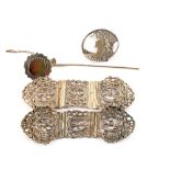 A Silver lady's head brooch,