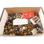 A large quantity of mainly military related buttons