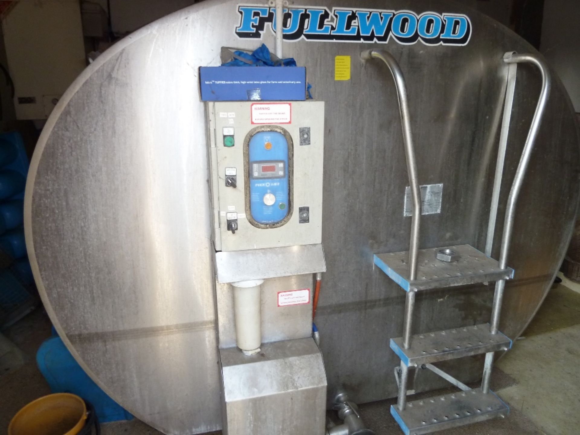 Fullwood bulk milk tank, 7,200L, serial 26561 with packomat control panel. - Image 3 of 5