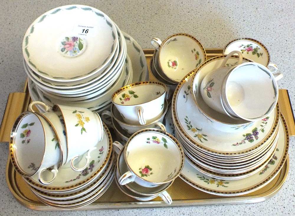 A Heathcote floral tea set and a Susie Cooper part set