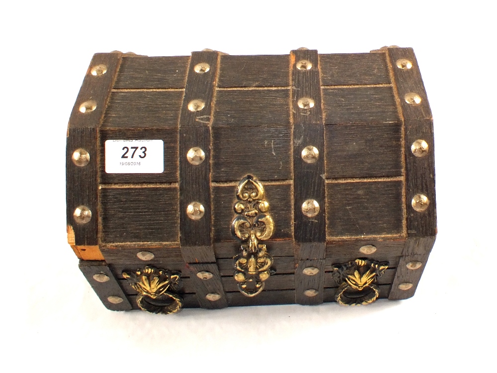 A jewellery casket containing costume jewellery - Image 2 of 2