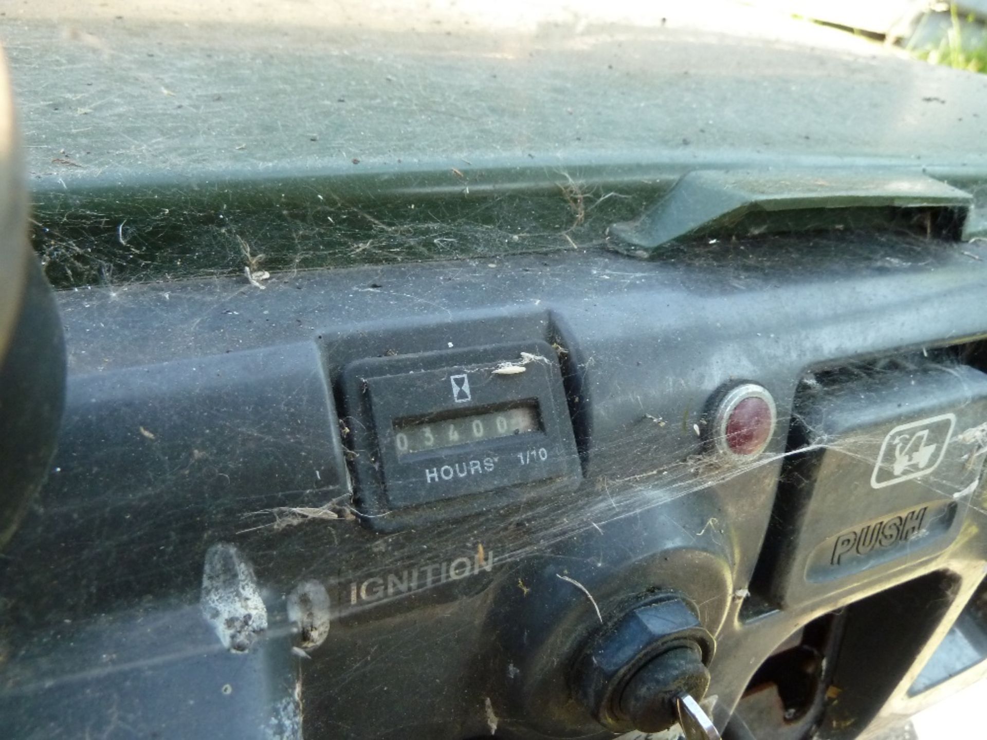 Kawasaki Mule 3010 Diesel 4WD, Roll Cage, manual tipping buck, showing 3400 hrs, seat ripped, - Image 7 of 8