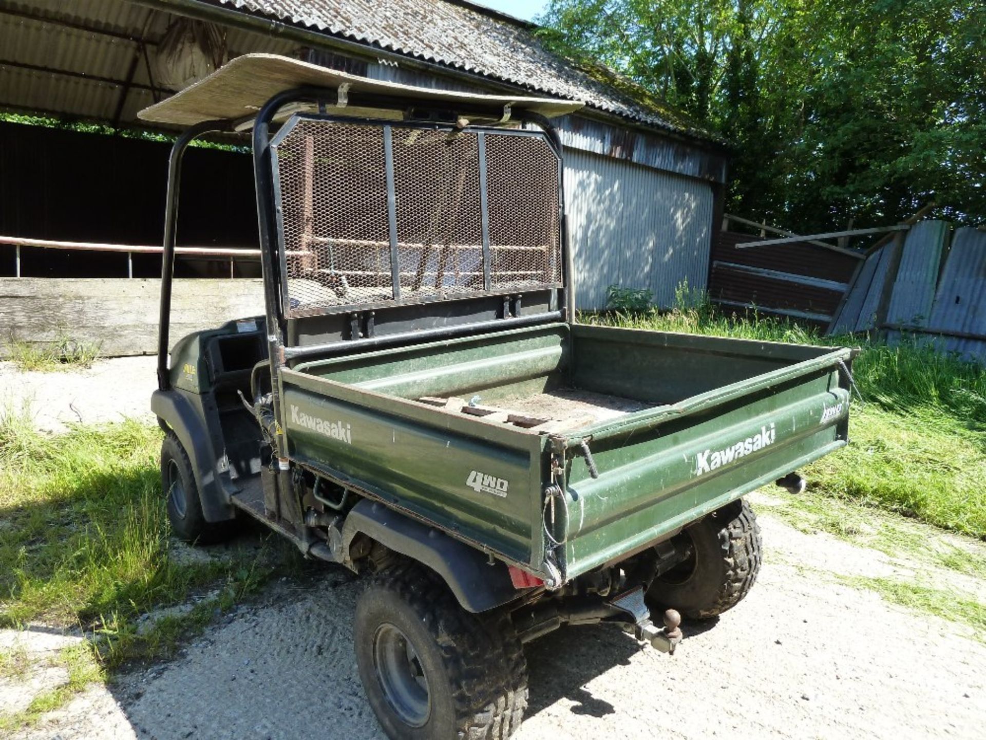 Kawasaki Mule 3010 Diesel 4WD, Roll Cage, manual tipping buck, showing 3400 hrs, seat ripped, - Image 5 of 8