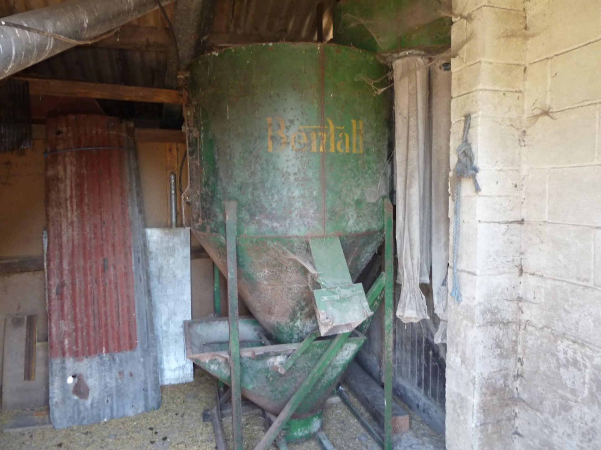 Bentall Mixer with Bentall Roller Mill, with approx.20' Auger, single phase. Stored near Beccles.