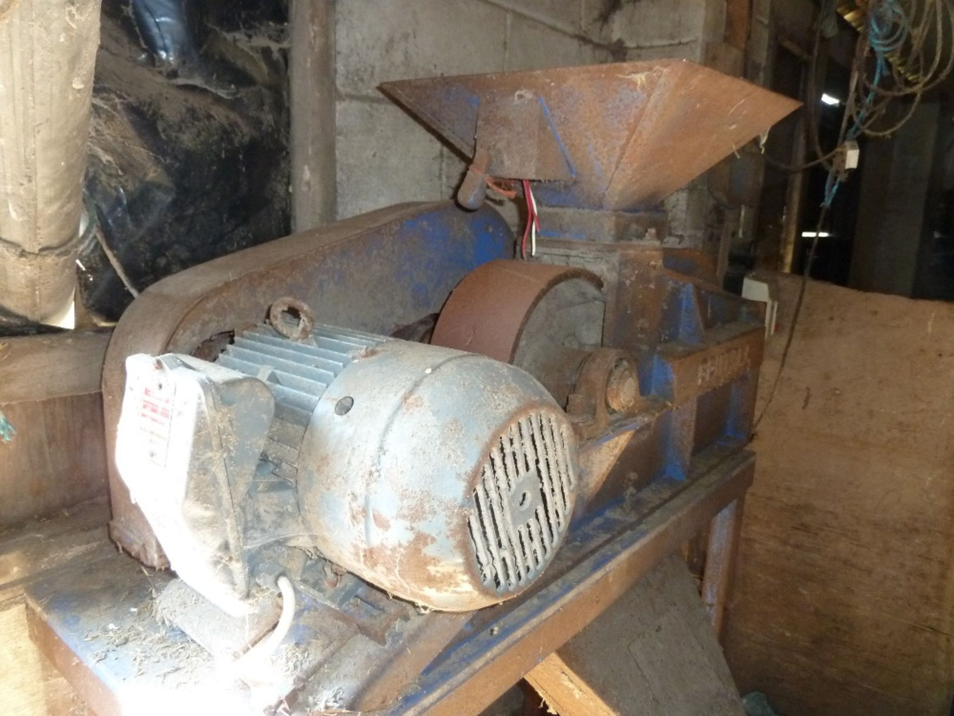 Bentall Mixer with Bentall Roller Mill, with approx.20' Auger, single phase. Stored near Beccles. - Image 4 of 6