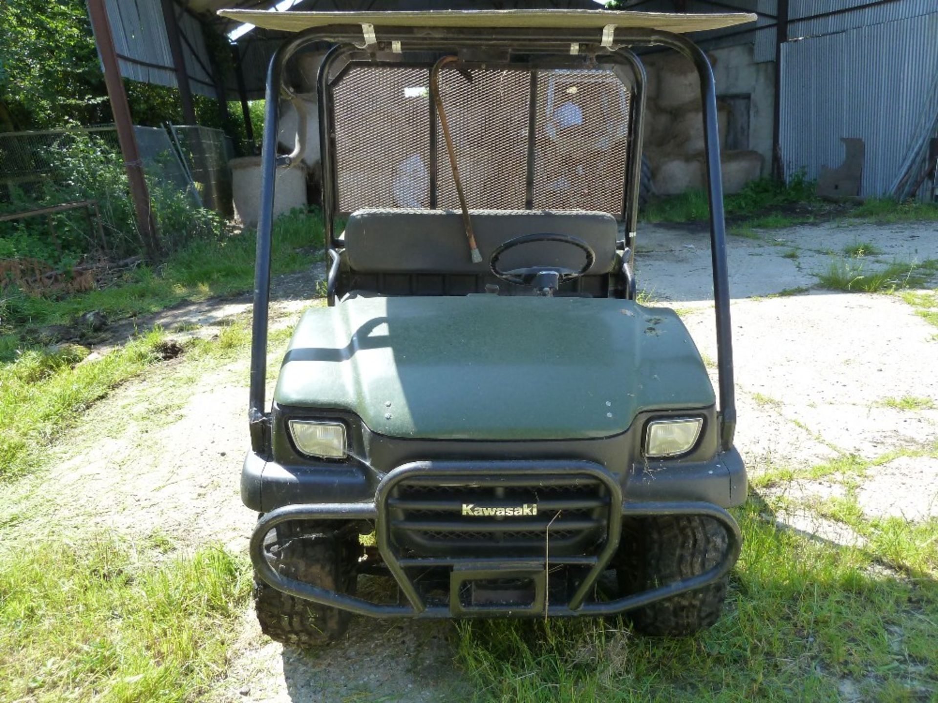 Kawasaki Mule 3010 Diesel 4WD, Roll Cage, manual tipping buck, showing 3400 hrs, seat ripped, - Image 2 of 8