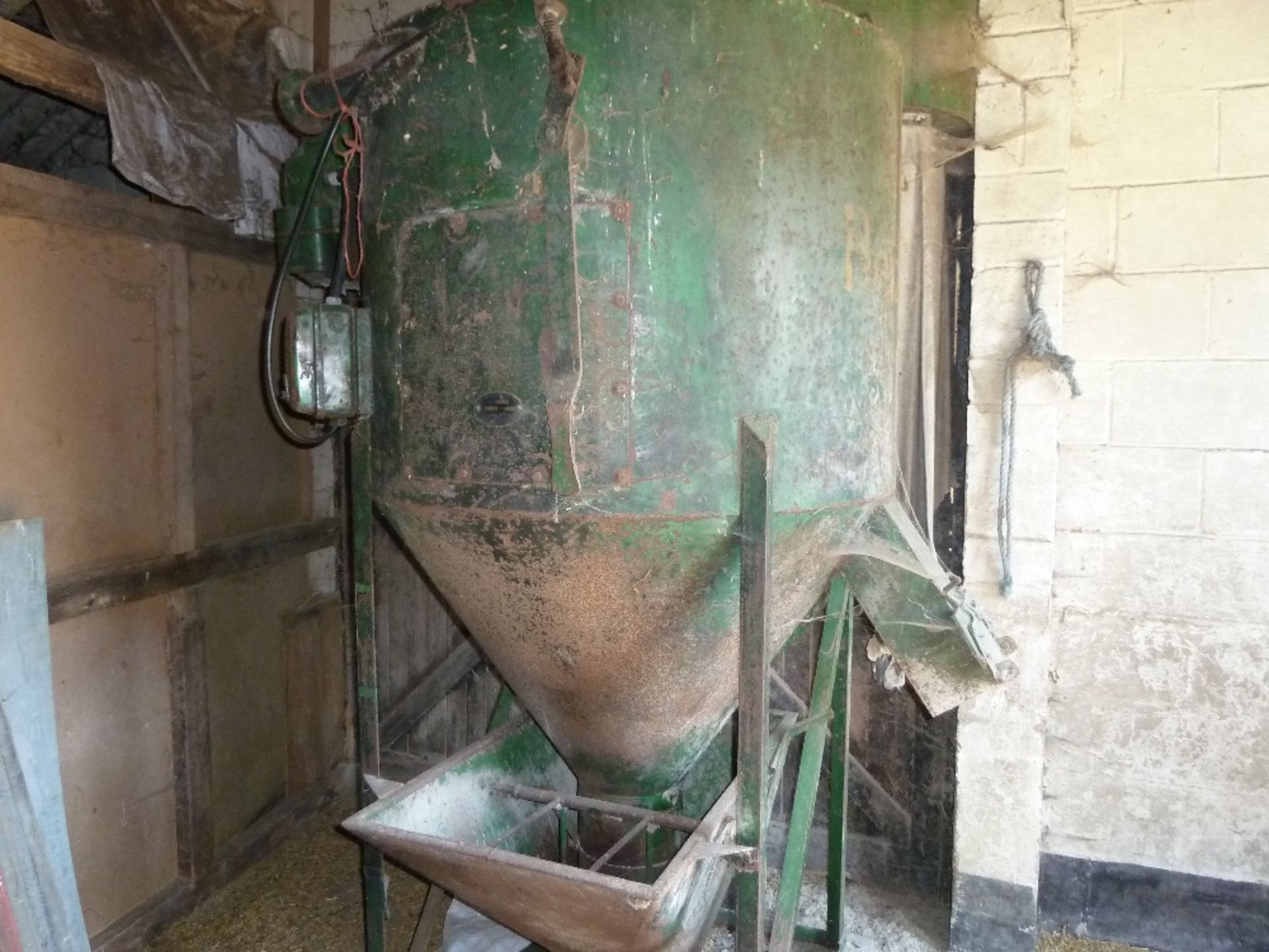 Bentall Mixer with Bentall Roller Mill, with approx.20' Auger, single phase. Stored near Beccles. - Image 2 of 6