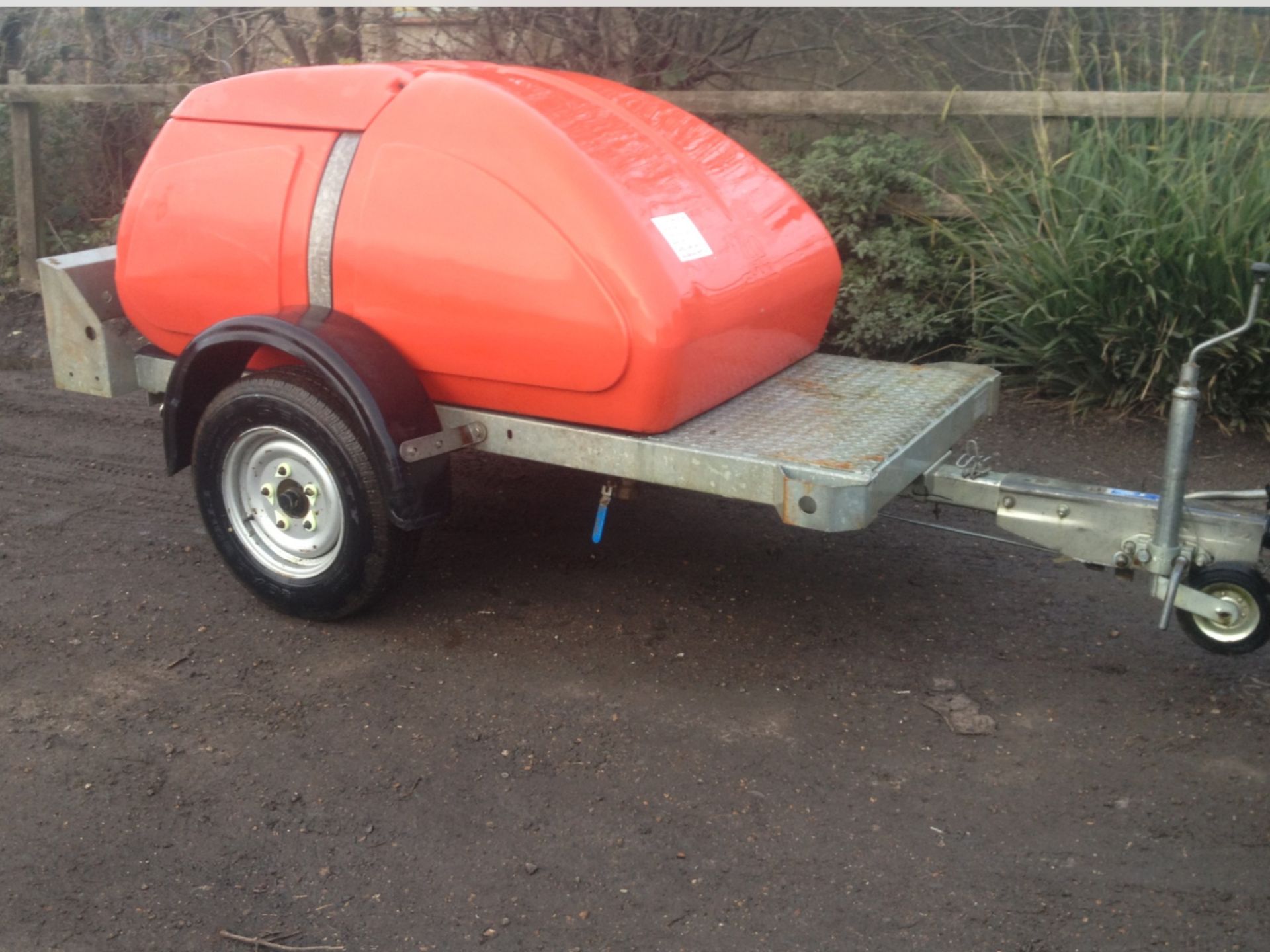 Fast tow water bowser. Stored near Reading. No VAT on this item.