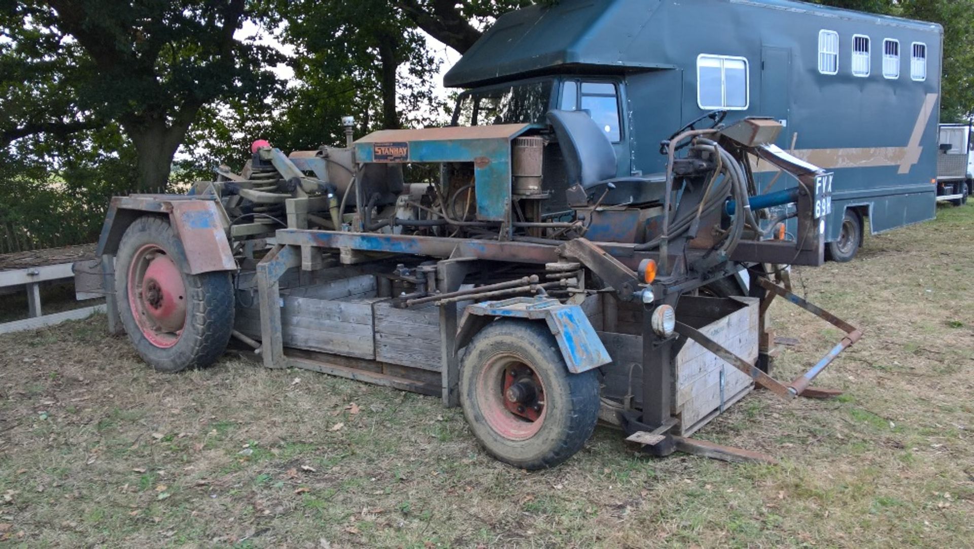 Stanhay Orchard tractor for self-loading apple boxes, powered by a Landrover 2.