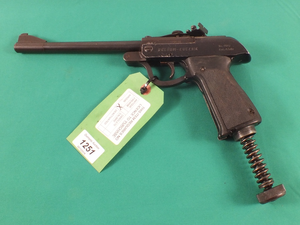 A Predom Lucznik (model 170) air pistol, S/No D5430,