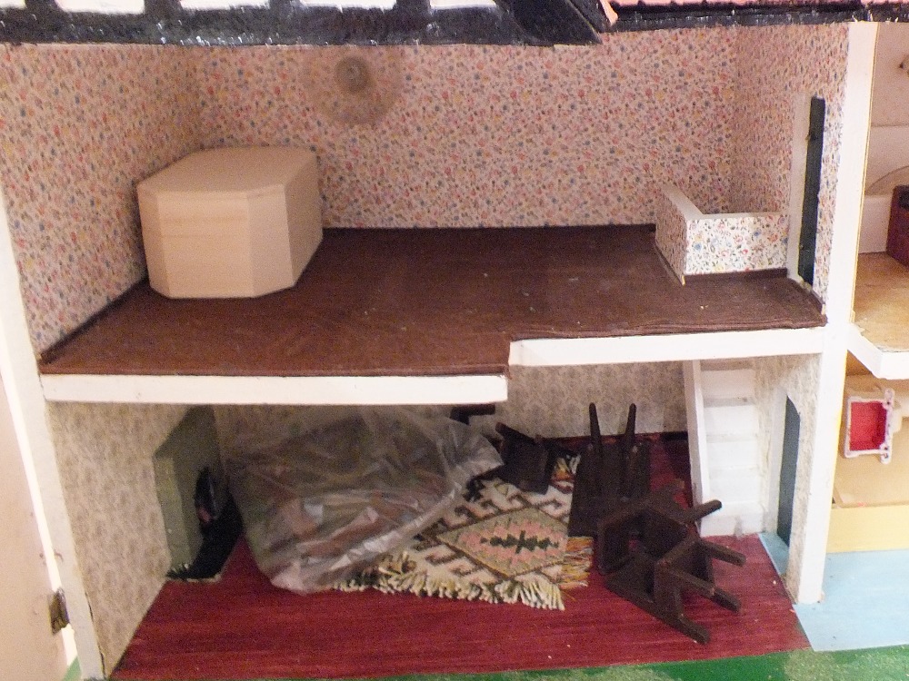 A wooden dolls house and furniture - Image 2 of 3