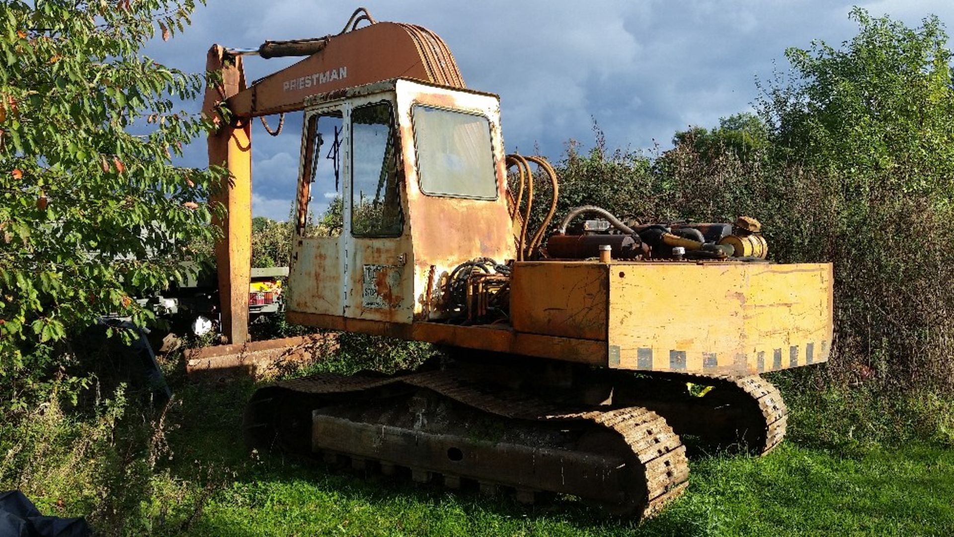 Priestman excavator, runs and drives, Ford 6D engine Stored near Hyde End, Great Missenden,