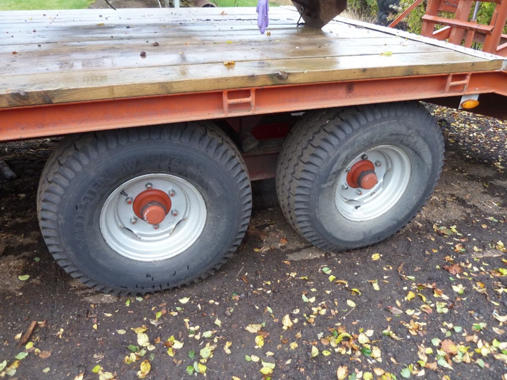 Twin axle low loader, hydraulic ramps, beavertail, 12.5/80/15. - Image 4 of 7