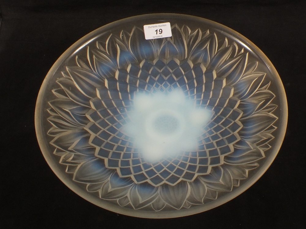 A French opalescent glass bowl with sunflower and leaf moulding by Choisy-Le-Roi,