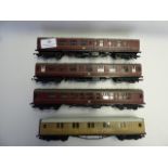 4 Hornby passenger coaches