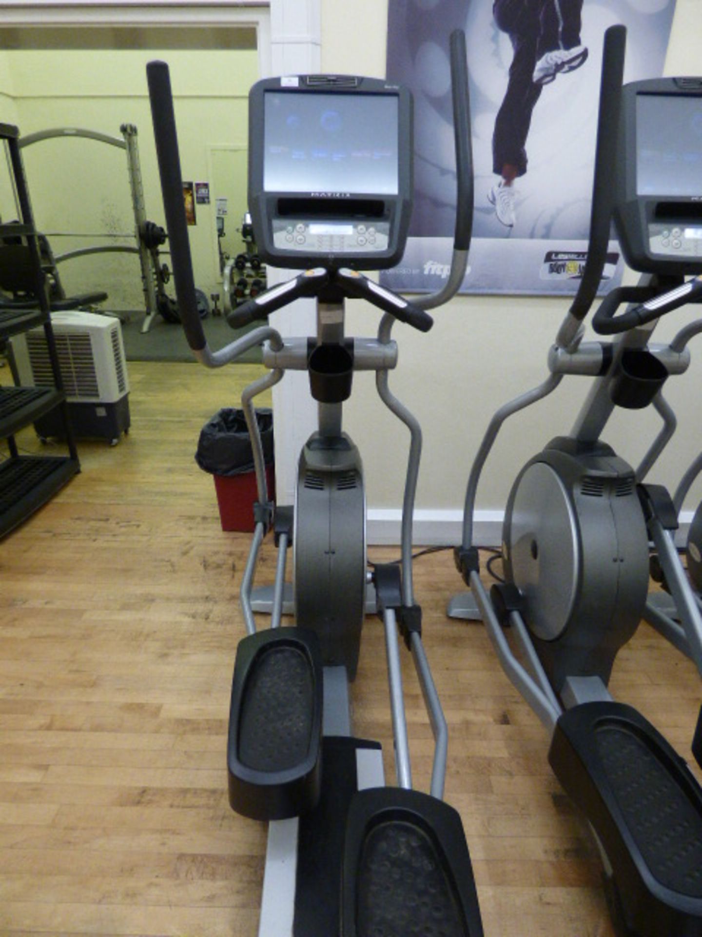 *Matrix elliptical trainer model e5xc with touch screen display, Ipad and Ipod Dock