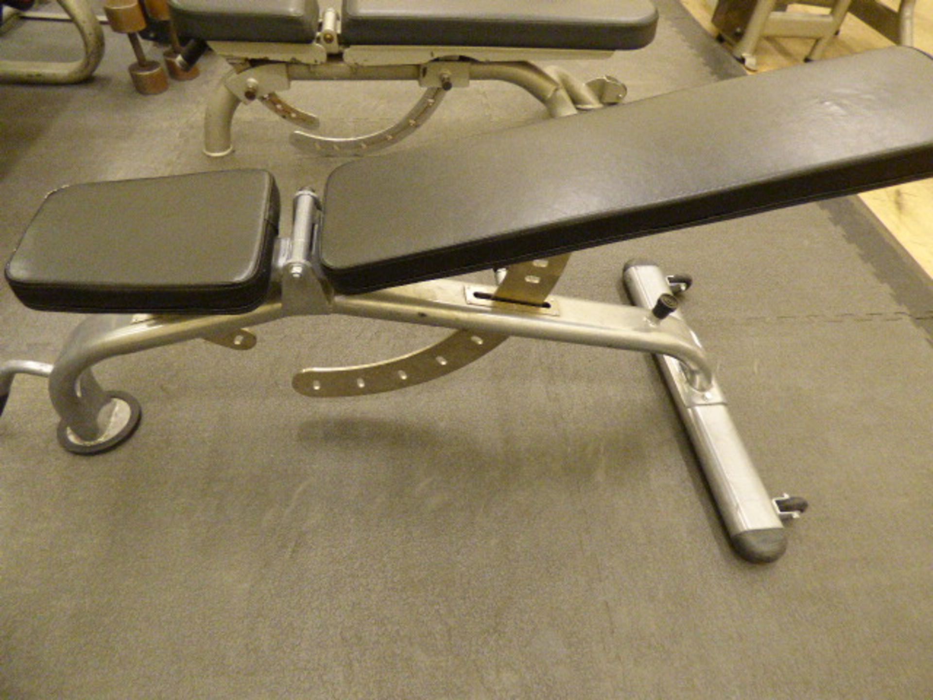 *Adjustable gym bench