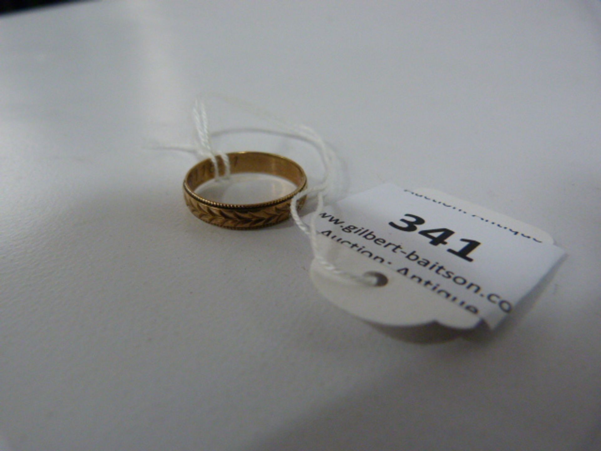 Nine Carat Wedding Ring (Weight Approx 2g)