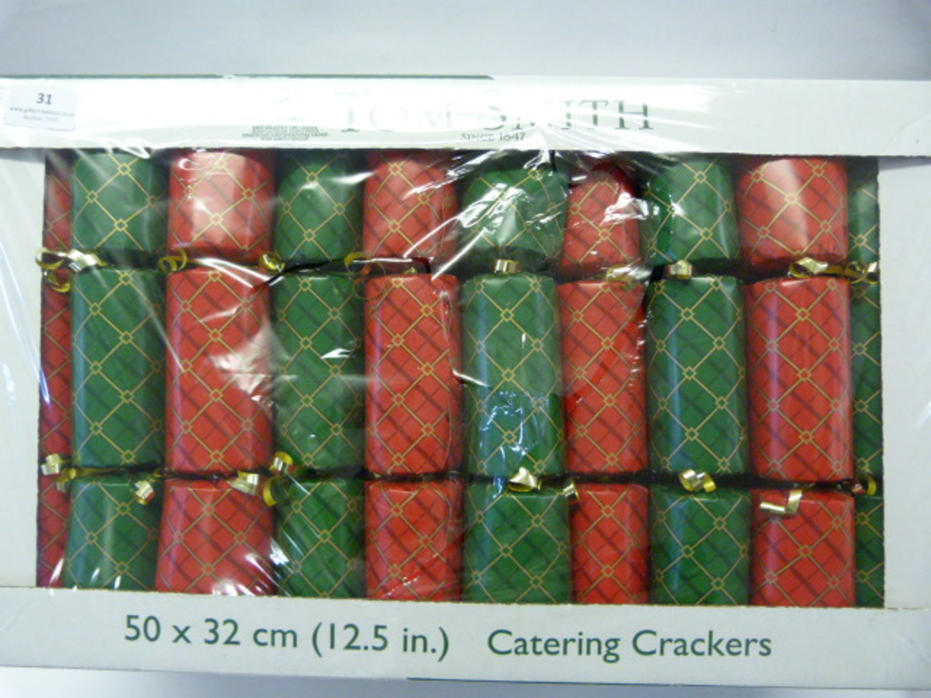 *TOM SMITHS 50 CHRISTMAS CRACKERS