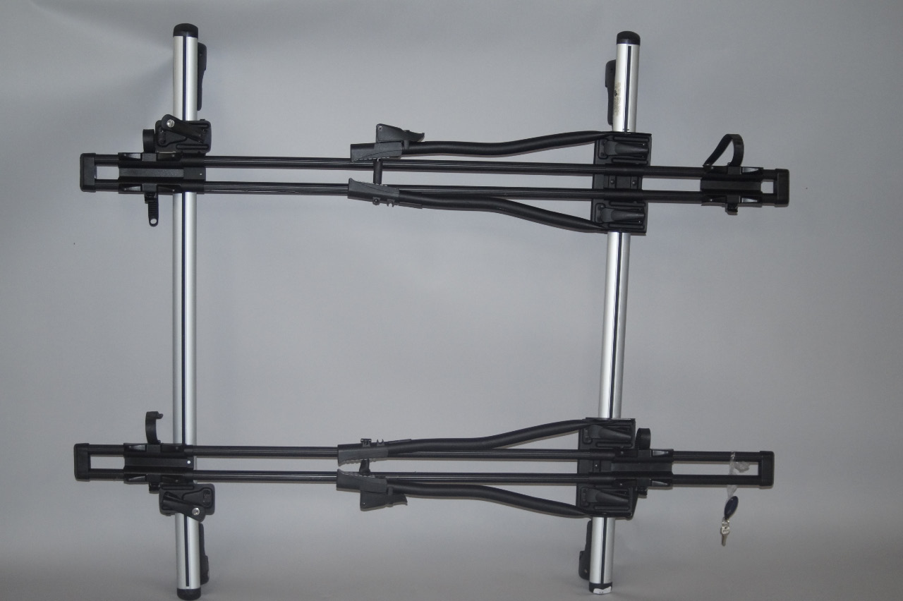 A Halfords Advanced cycle roof rack, with keys