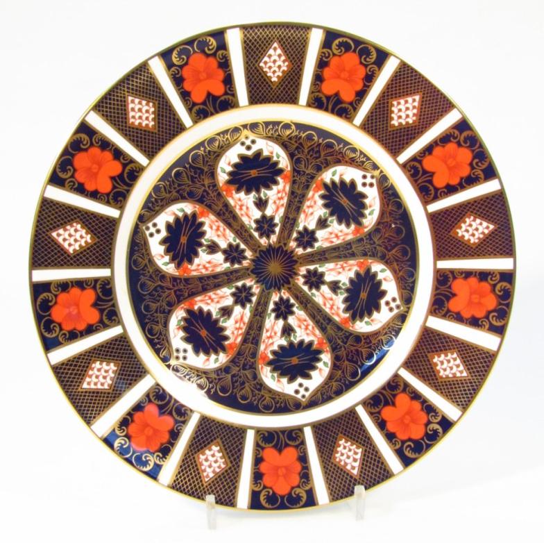 A Royal Crown Derby Imari pattern dinner plate, no. 1128, printed marks beneath, 28cm dia