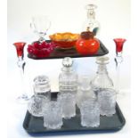 Various glassware, to include cut glass, decanter with orb stopper, 25cm high, carnival glass, The