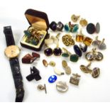 Various jewellery and effects, to include a quantity of cufflinks, Avia 17 jewel wristwatch with