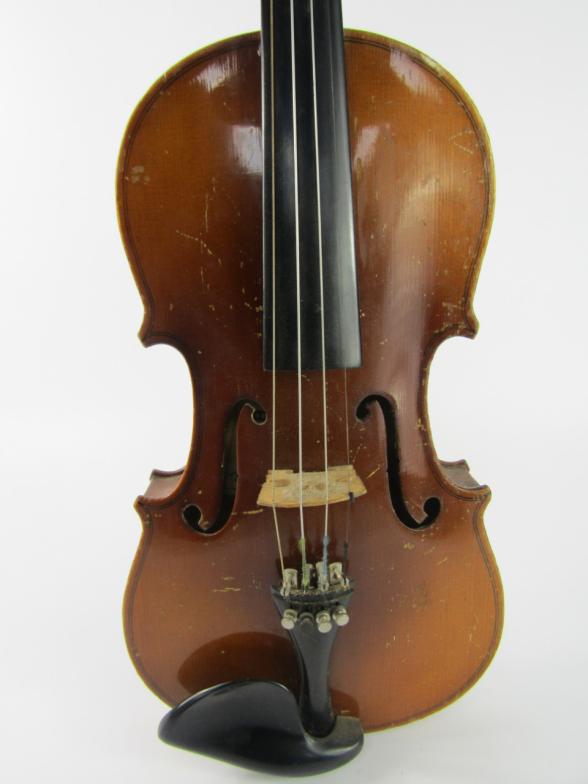 A Chinese Lark violin with bow, cased. - Image 3 of 7