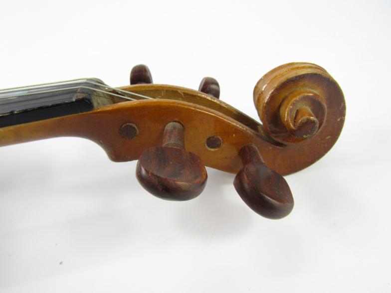 A Chinese Lark violin with bow, cased. - Image 5 of 7