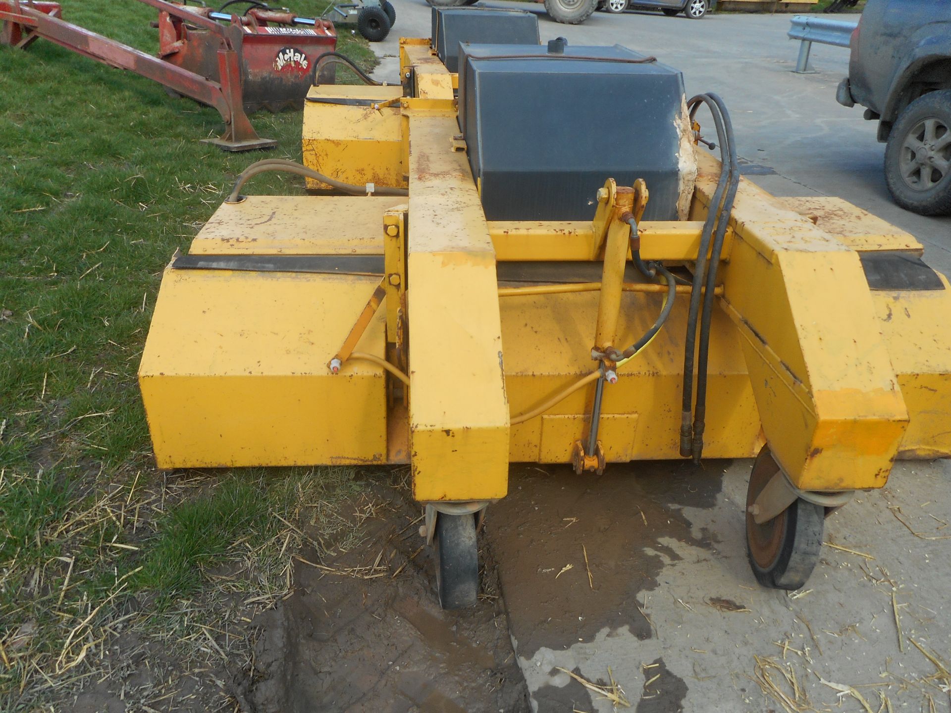 FORKLIFT MOUNTED COLLECTOR/SWEEPER - Image 2 of 3
