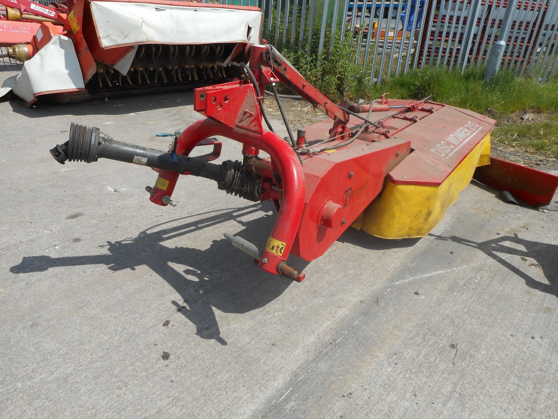 TWOSE DISC MOWER DS215 BOOK & BLADES IN OFFICE