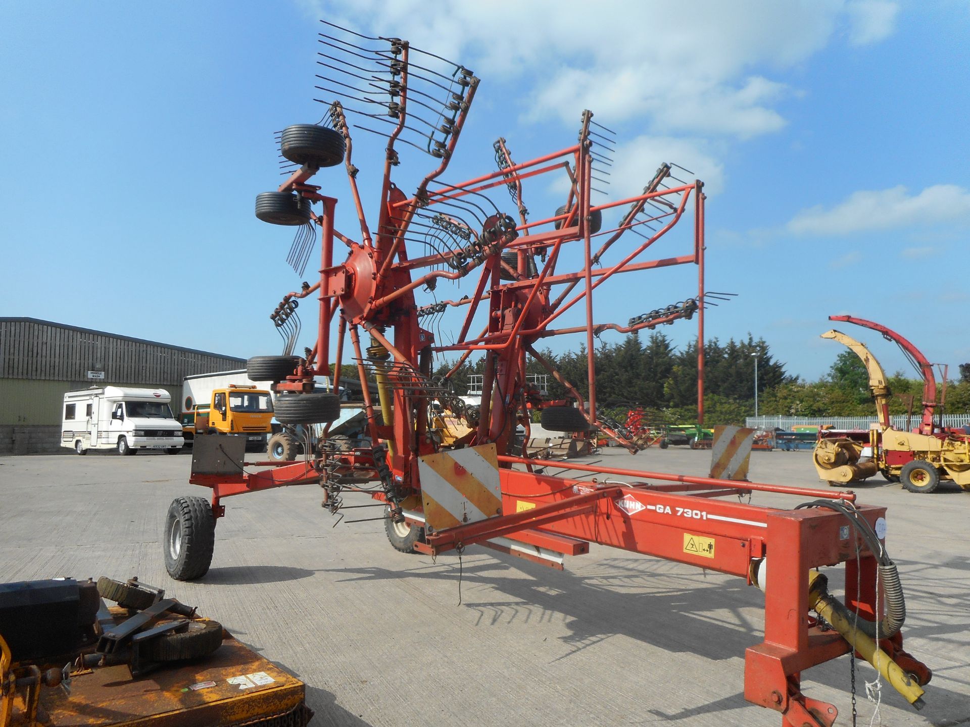 KUHN GA7301 TWIN ROTOR RAKE