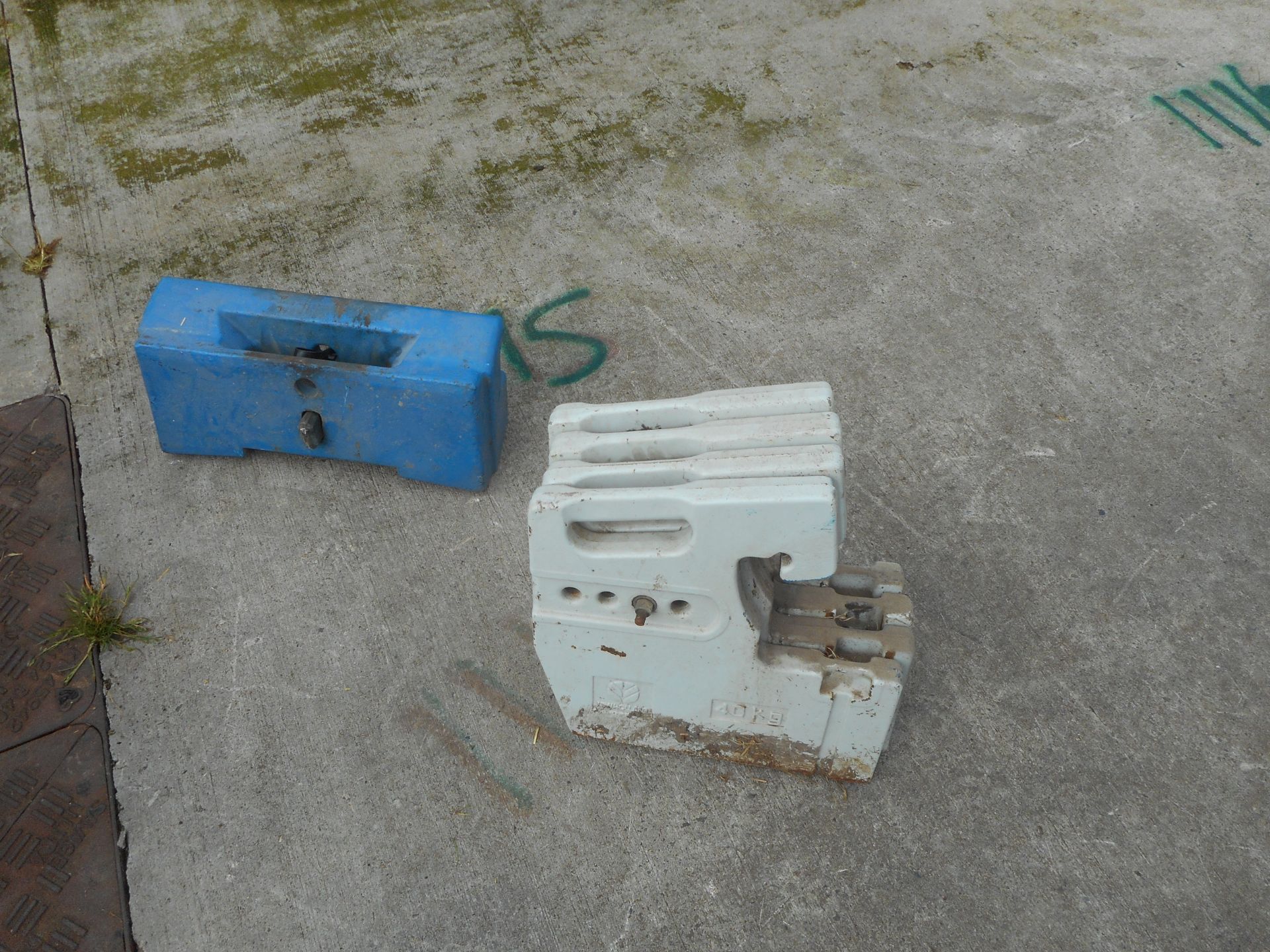 WEIGHT CARRIER & WEIGHTS FOR FORD TRACTO